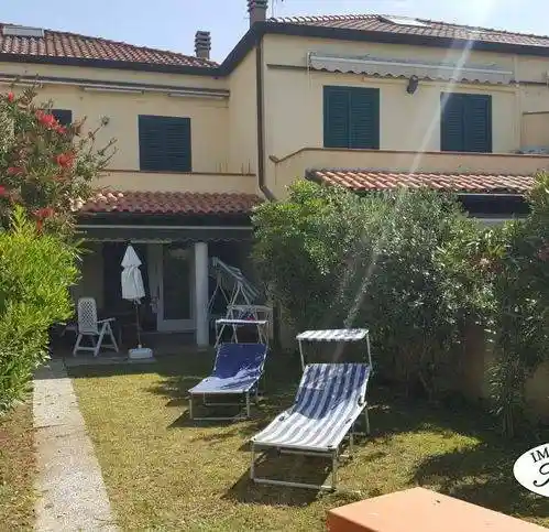 Casa indipendente in vendita a Sarzana