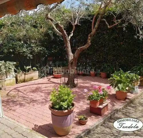 Casa indipendente in vendita a Ameglia