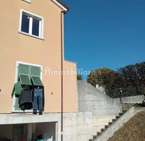 Casa indipendente in vendita a Sarzana