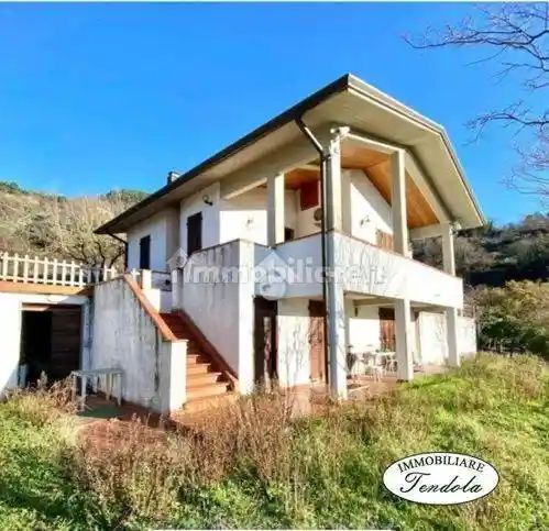 Villa in vendita a Sarzana