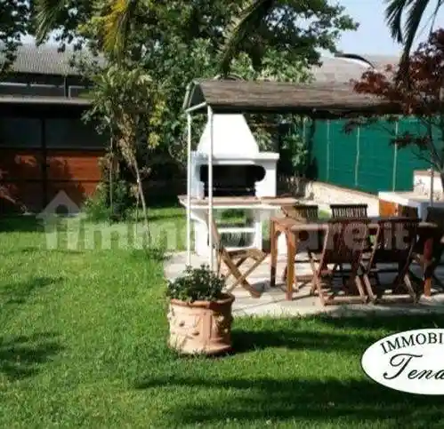 Casa indipendente in vendita a Castelnuovo Magra