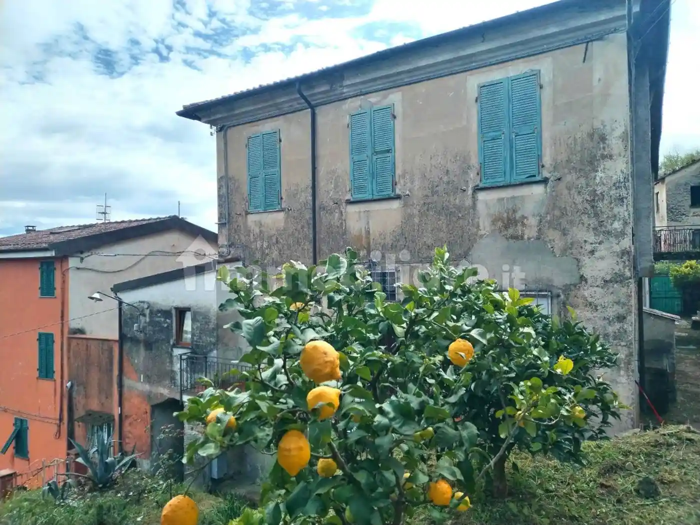 Appartamento in vendita a Follo