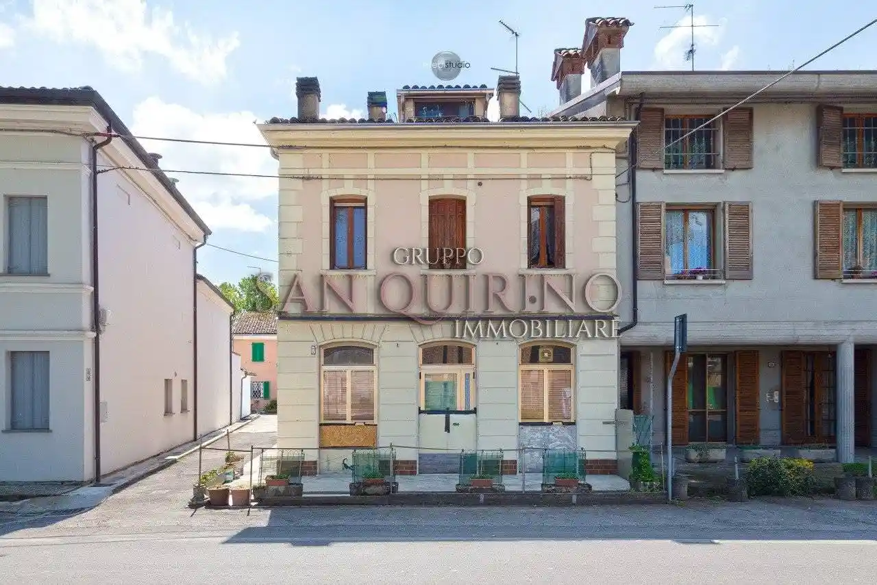 Villa in vendita a Guastalla