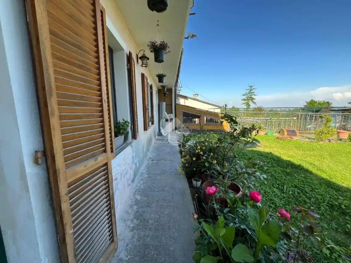 Terratetto plurifamiliare via Basse Senaude 12, Envie - foto 5