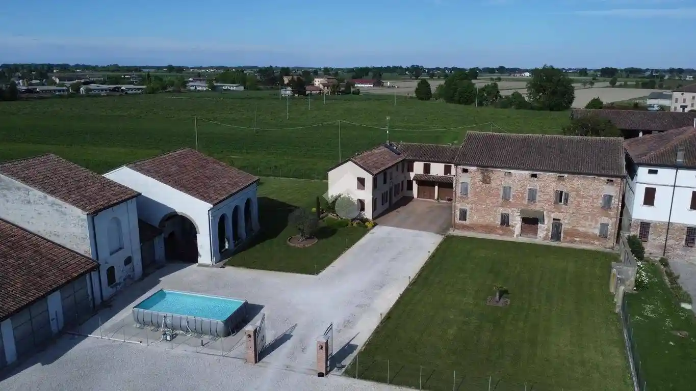 Villa in vendita a Suzzara