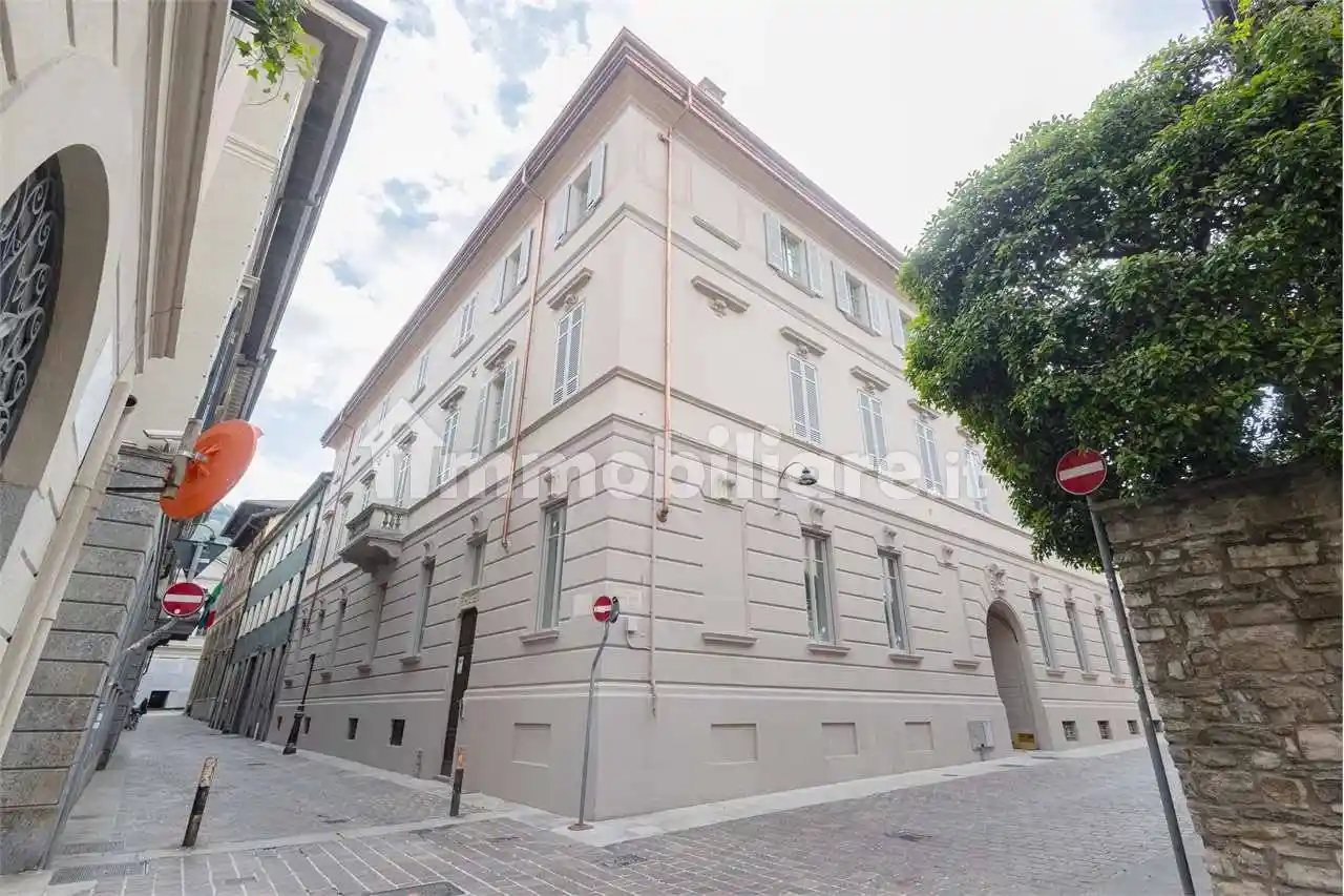 Appartamento in vendita a Como