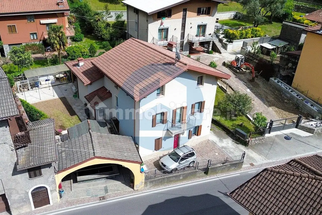 Villa in vendita a Cedegolo