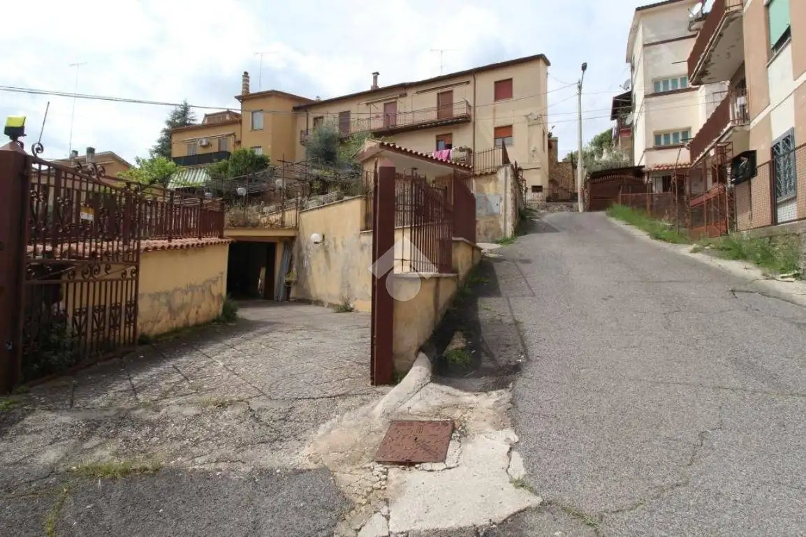 Appartamento in vendita a Castelnuovo di Farfa