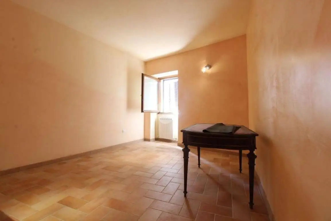 Trilocale via monte cavallo 1, Centro, Castelnuovo di Farfa - foto 3