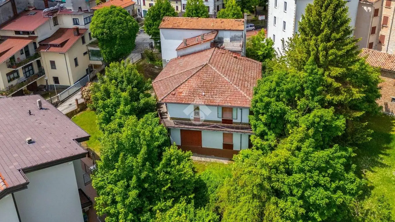 Villa bifamiliare via Irma Ferrari Salvi 1, Centro, Bore - foto 2