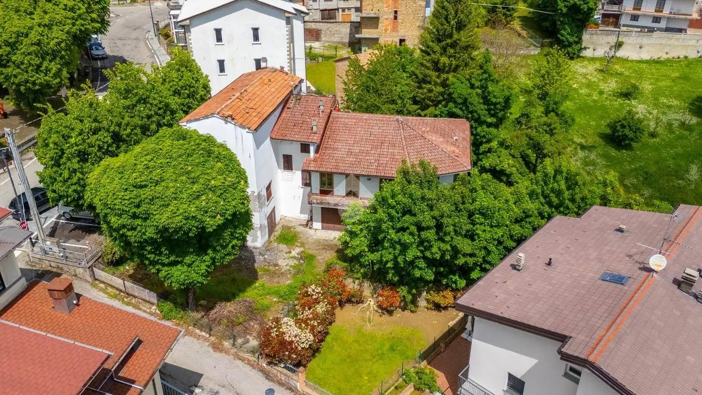 Villa bifamiliare via Irma Ferrari Salvi 1, Centro, Bore - foto 3