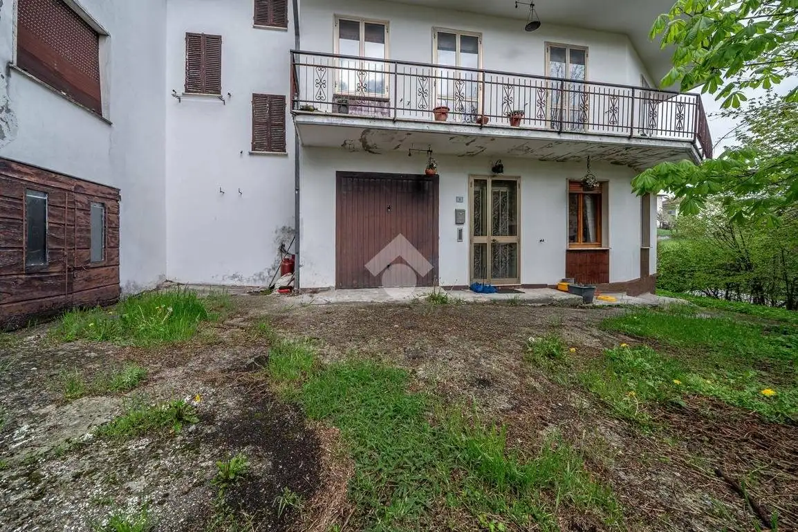 Villa bifamiliare via Irma Ferrari Salvi 1, Centro, Bore - foto 4