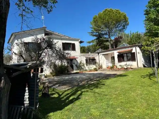 Villa in vendita a Amelia