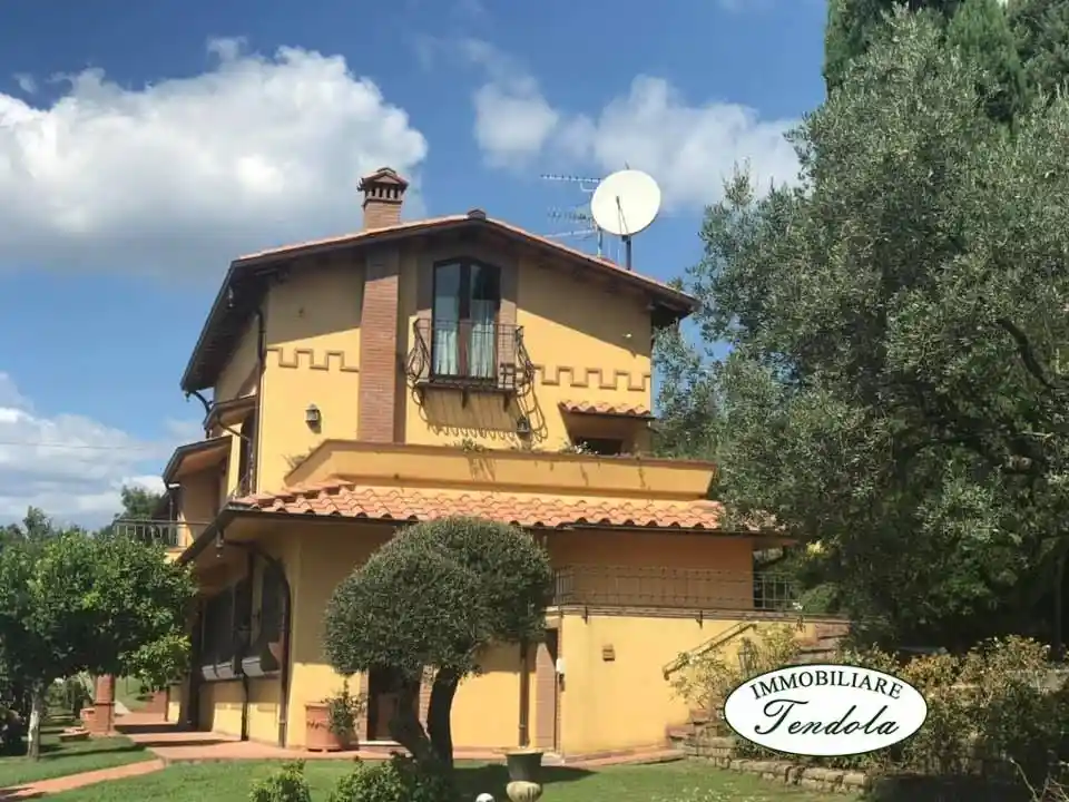 Villa in vendita a Castelnuovo Magra