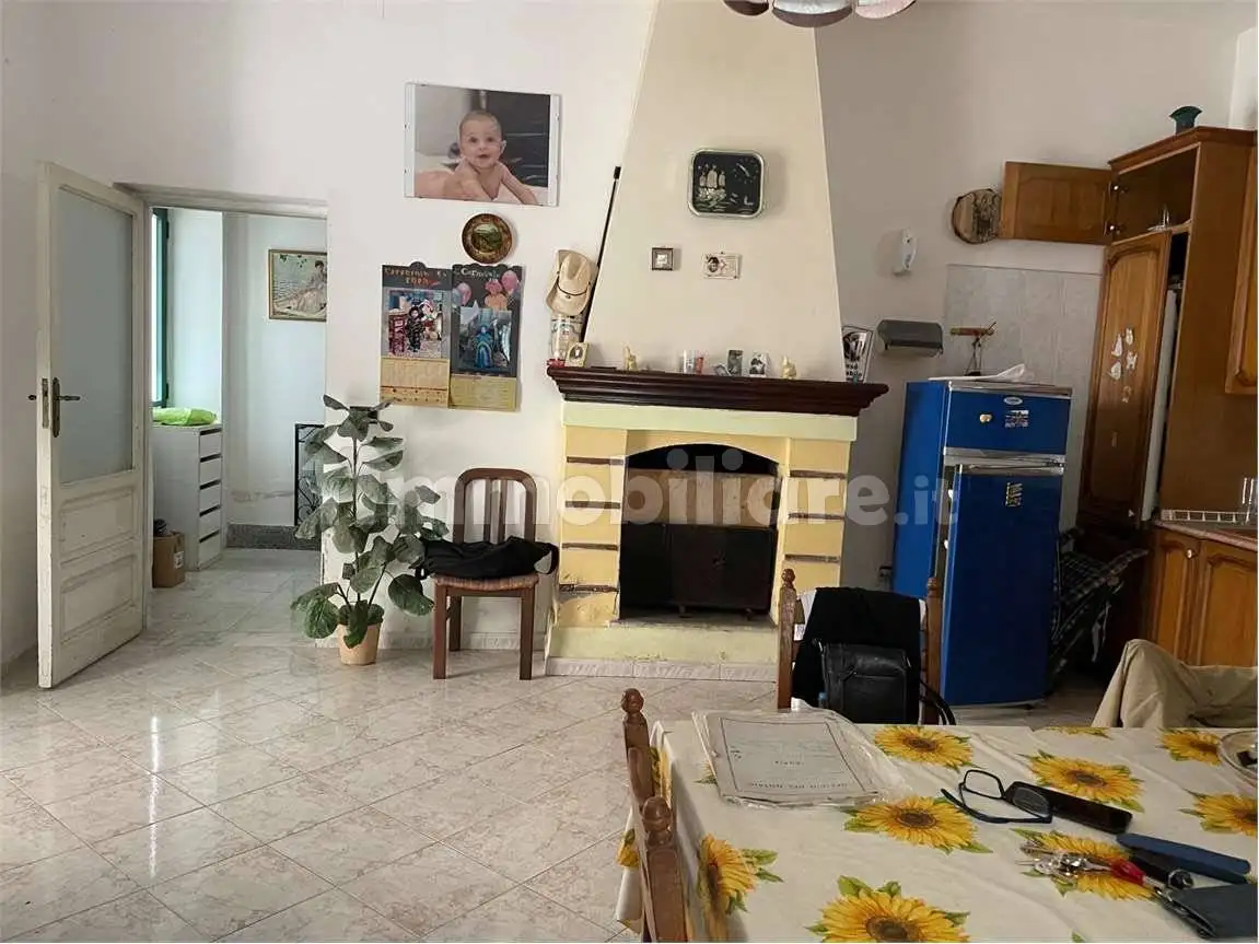 Palazzo - Edificio in vendita a Mondragone