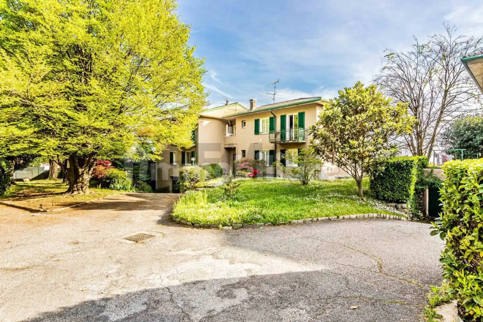 Appartamento in vendita a Barasso