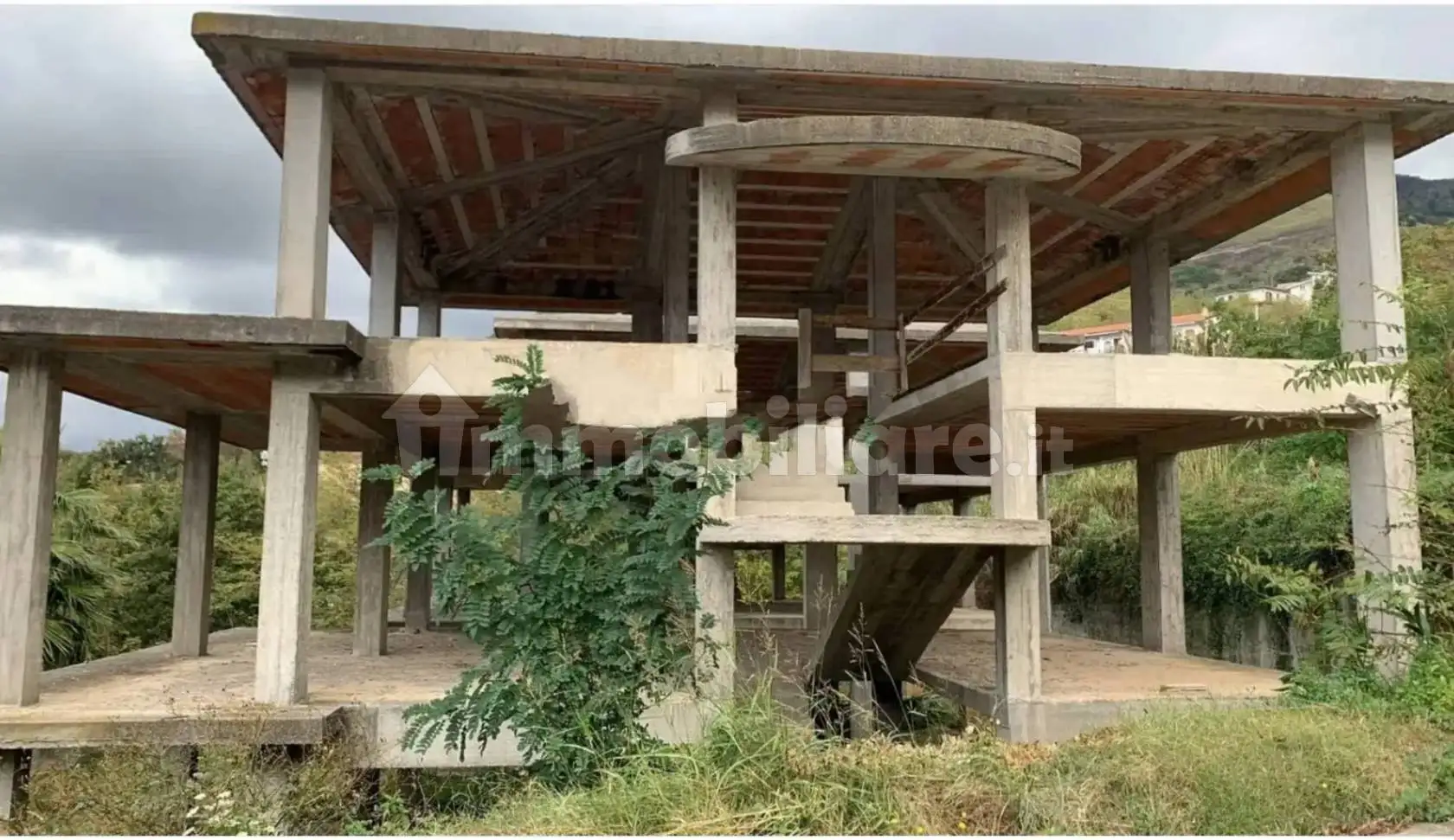 Rustico - Casale in vendita a Paola