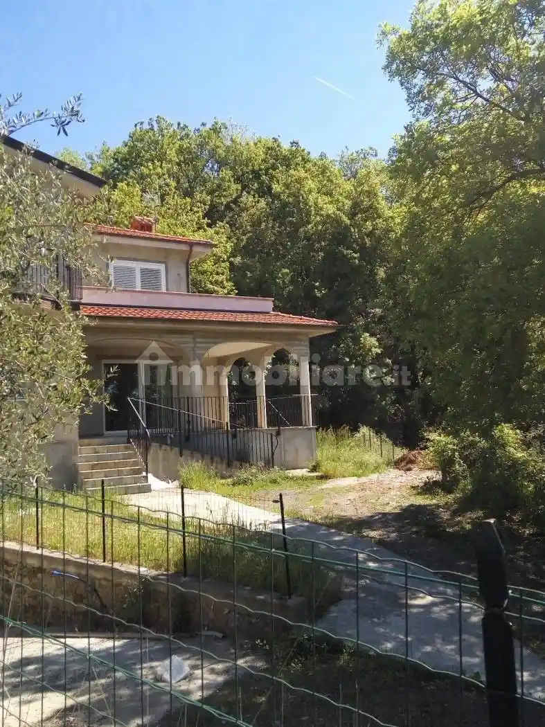 Villa in vendita a Podenzana