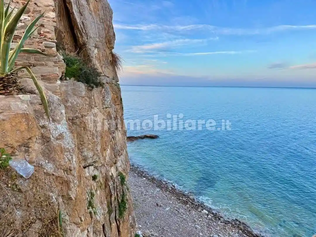 Quadrilocale via Bari 56, Borgata Marina, Roseto Capo Spulico - foto 2