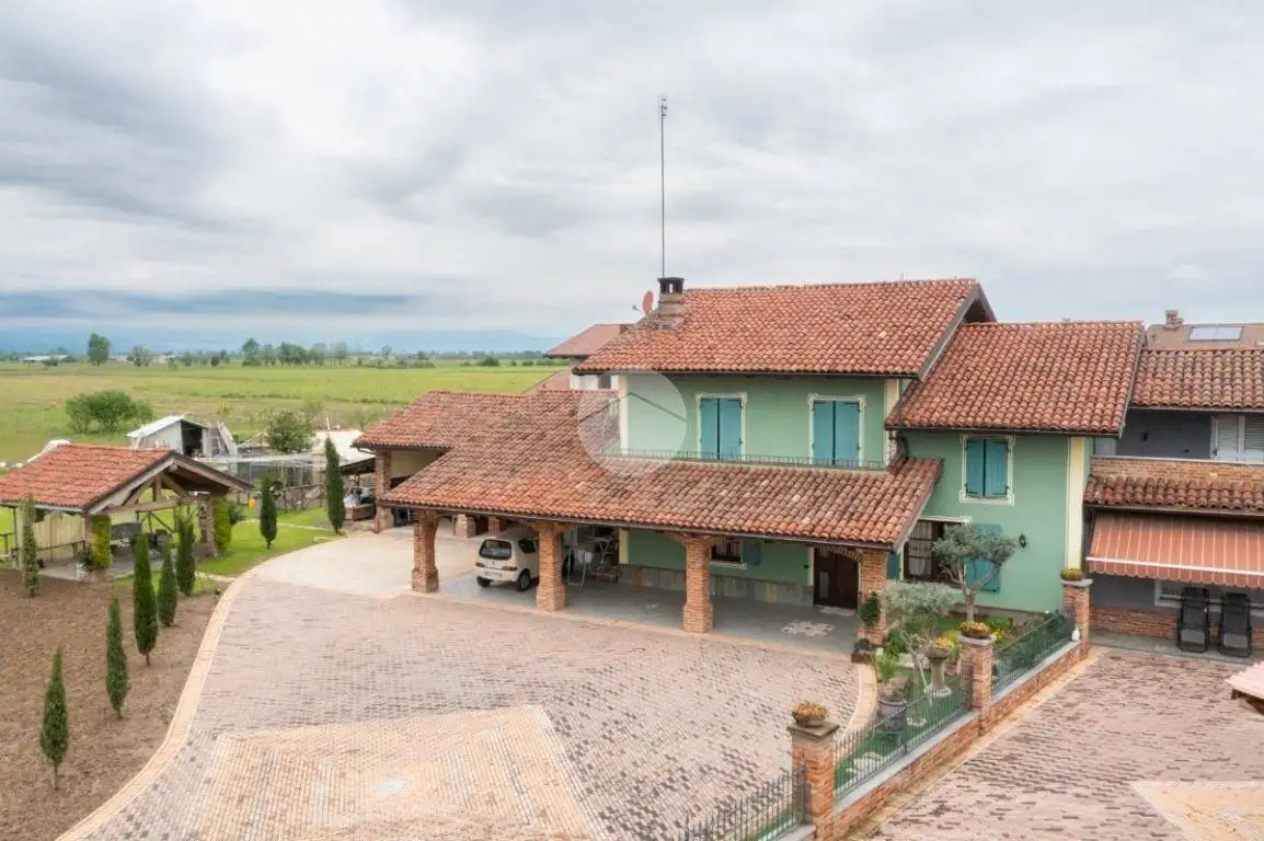 Casa indipendente in vendita a Trinità