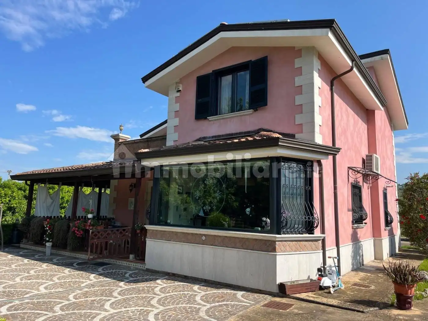 Villa in vendita a Dugenta