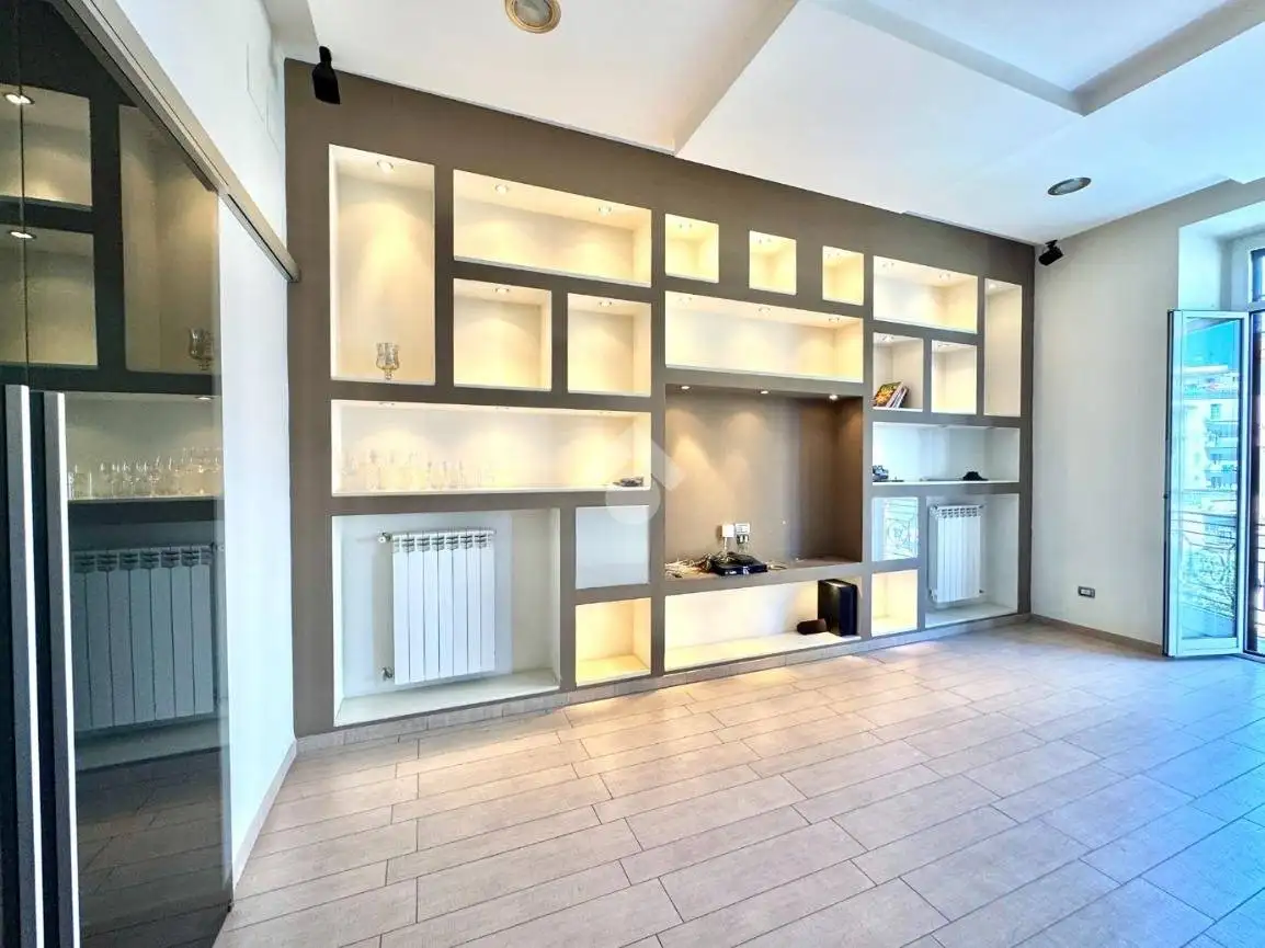 Appartamento in vendita a Napoli