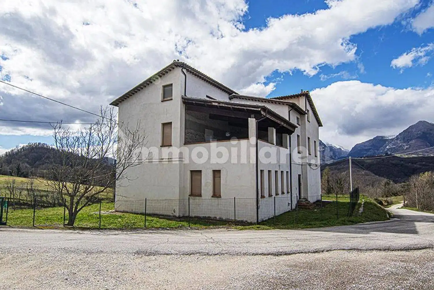 Villa in vendita a Amandola