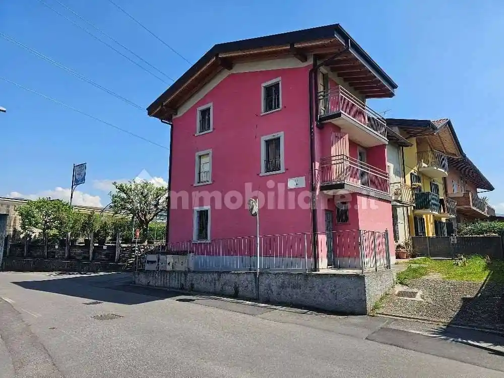 Casa indipendente in vendita a Almenno San Salvatore