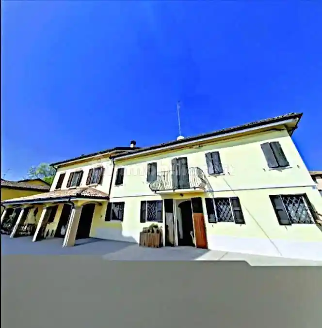 Villa in vendita a Bagnolo in Piano