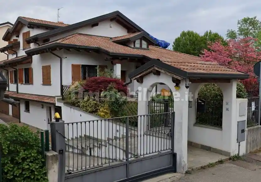 Villa in vendita a Usmate Velate