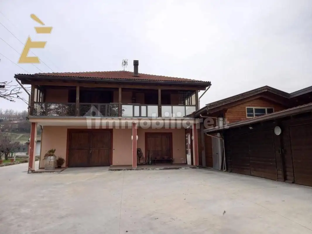 Villa in vendita a Asti