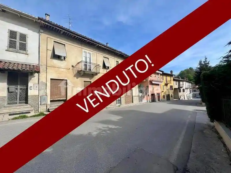 Casa indipendente in vendita a La Morra