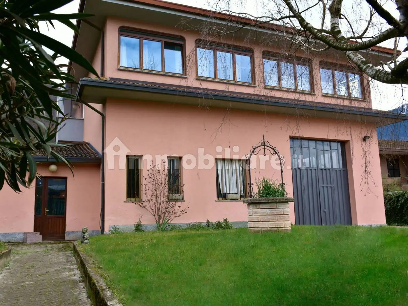 Villa in vendita a Dubino