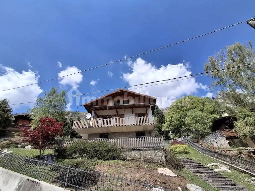 Villa in vendita a Castione della Presolana