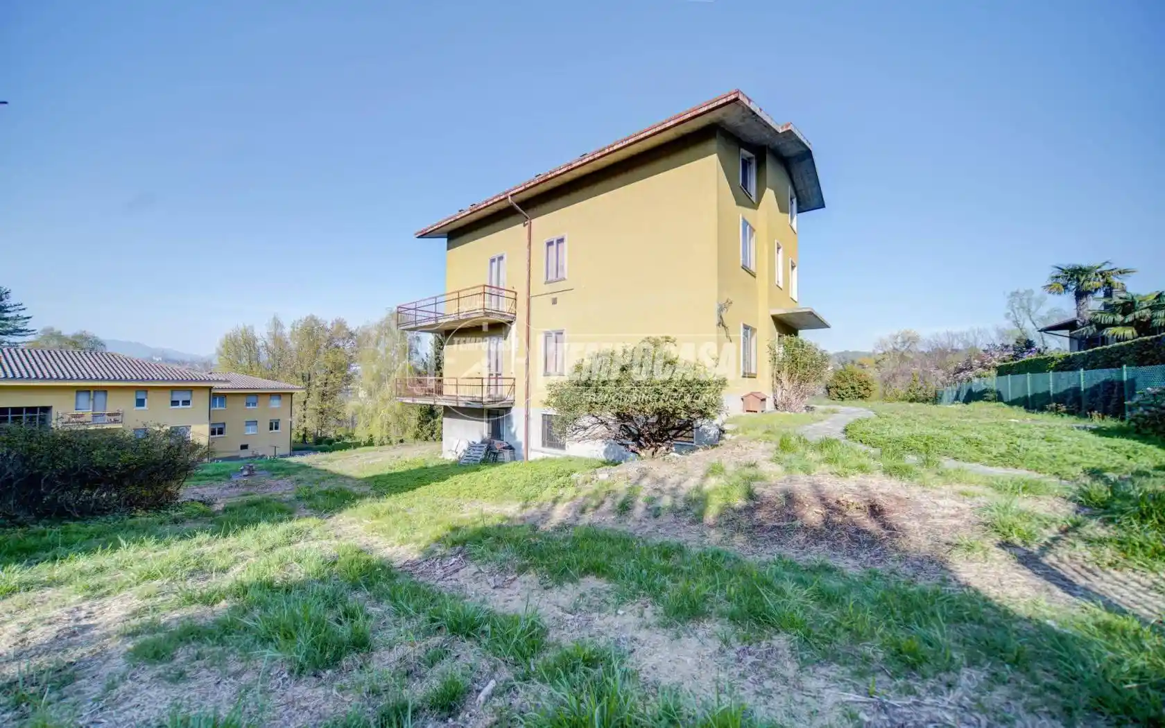 Villa in vendita a Azzate