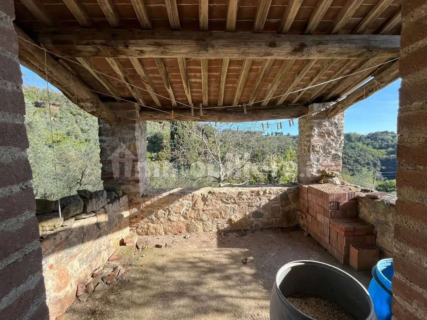 Rustico - Casale in vendita a Lucca