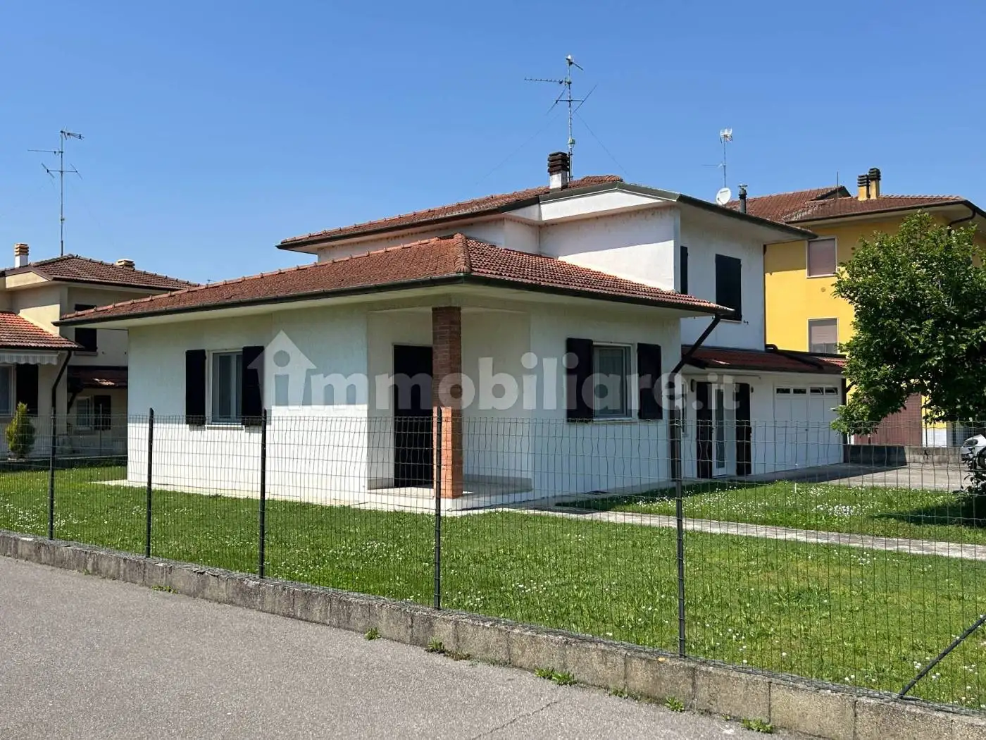 Villa in vendita a Brembio