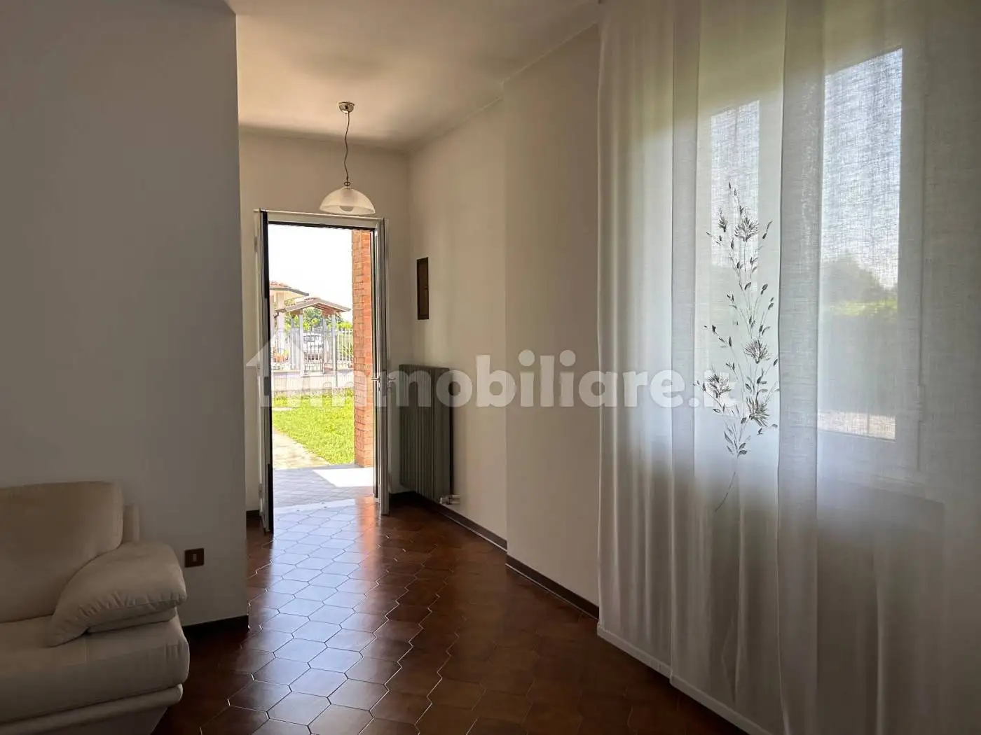 Villa unifamiliare via Vittorio Veneto 81, Centro, Brembio - foto 4