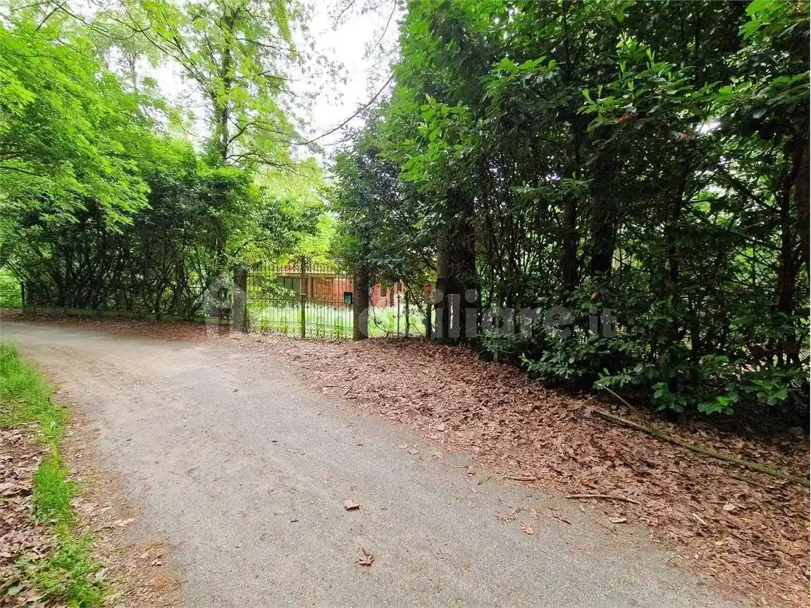 Rustico - Casale in vendita a Biandronno