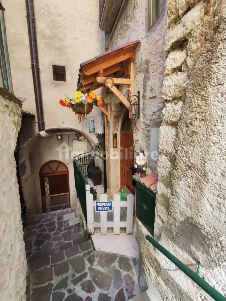 Trilocale via Paolo Fiorino, Villalago - foto 4