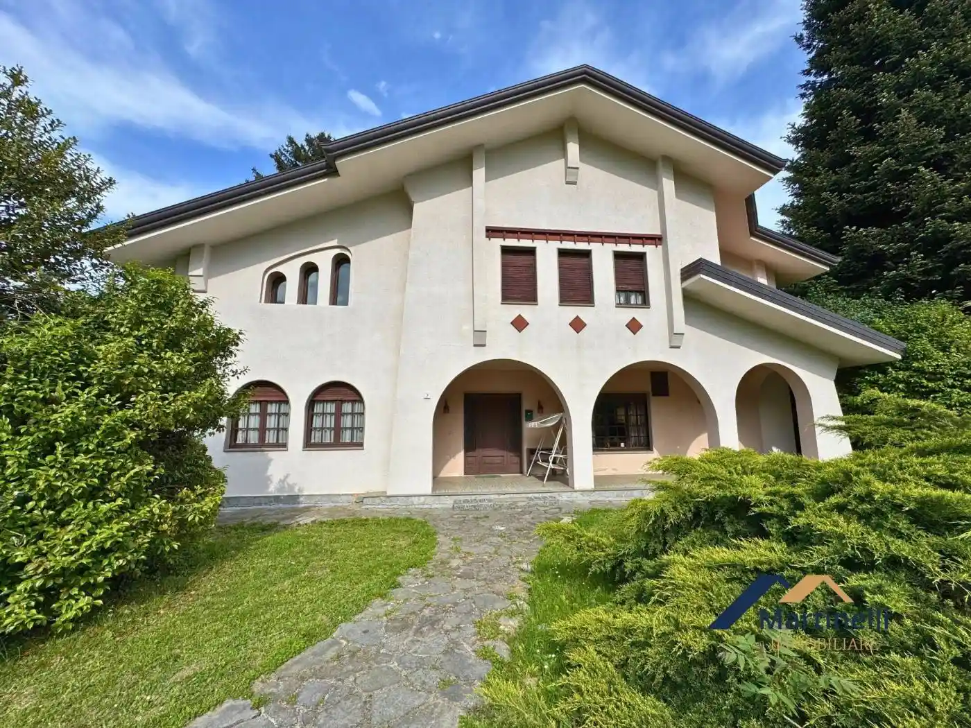 Villa in vendita a Serravalle Sesia