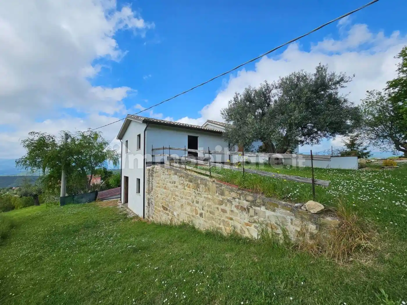 Casa indipendente in vendita a San Severino Marche