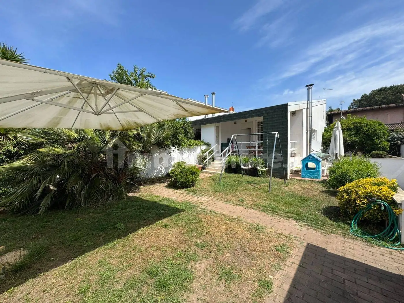 Villa bifamiliare in vendita a Roma