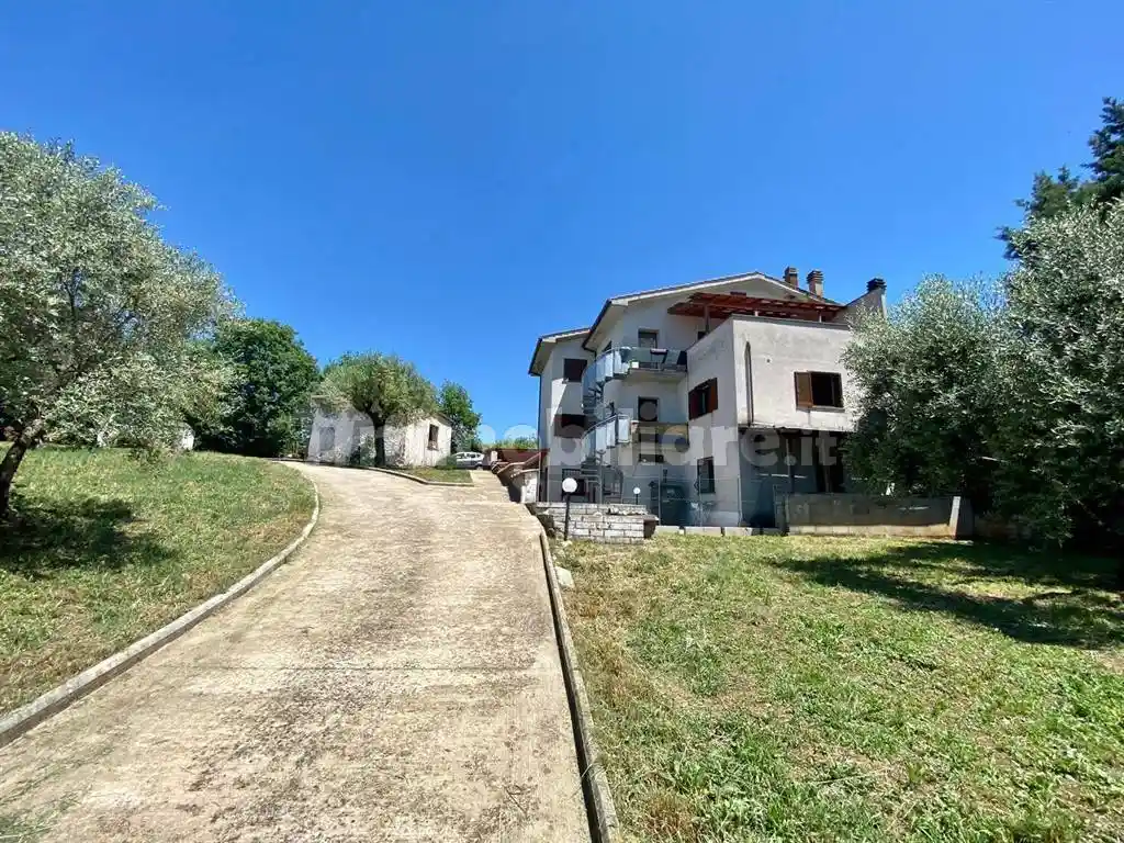 Villa in vendita a Poli