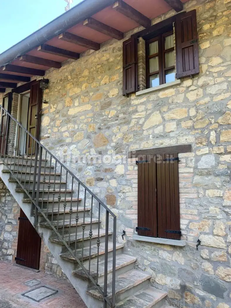 Appartamento in affitto a Varano de' Melegari