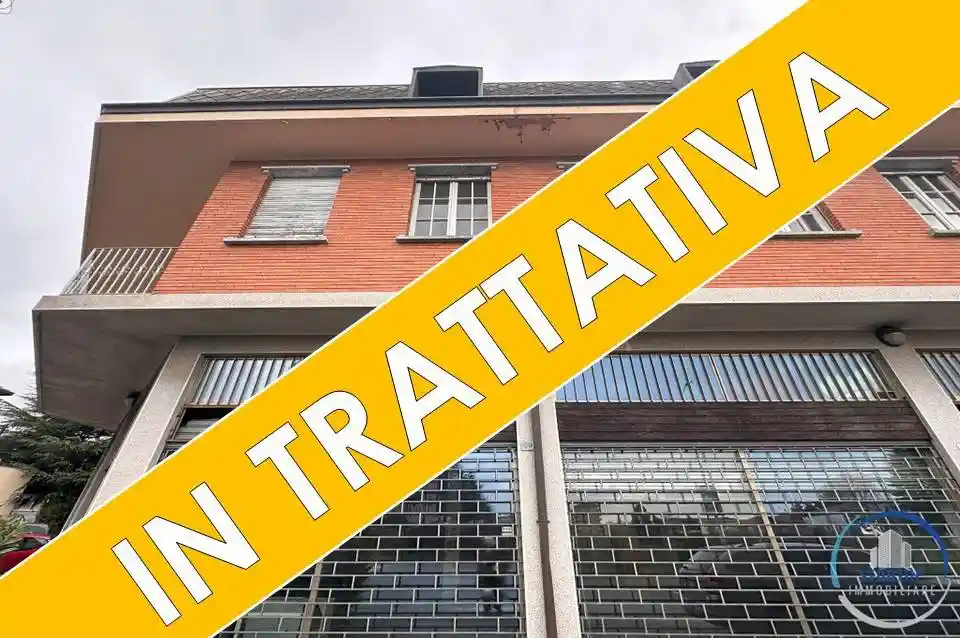 Palazzo - Edificio in vendita a Meda