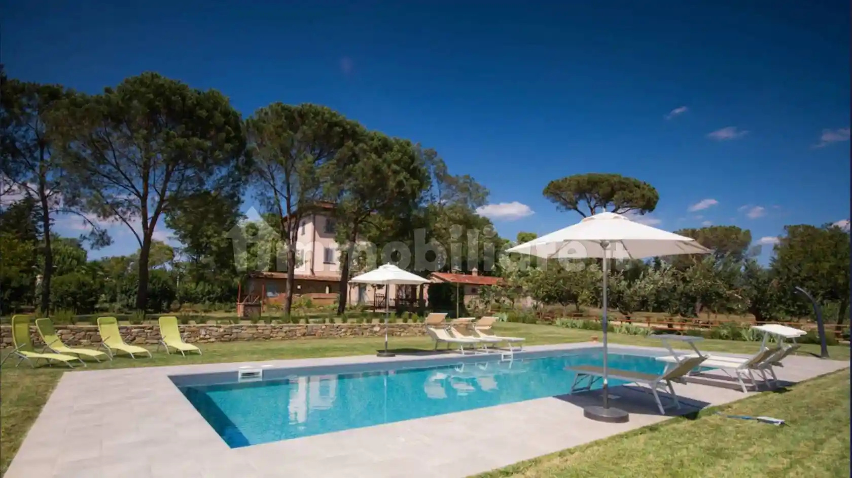 Villa in vendita a Alba