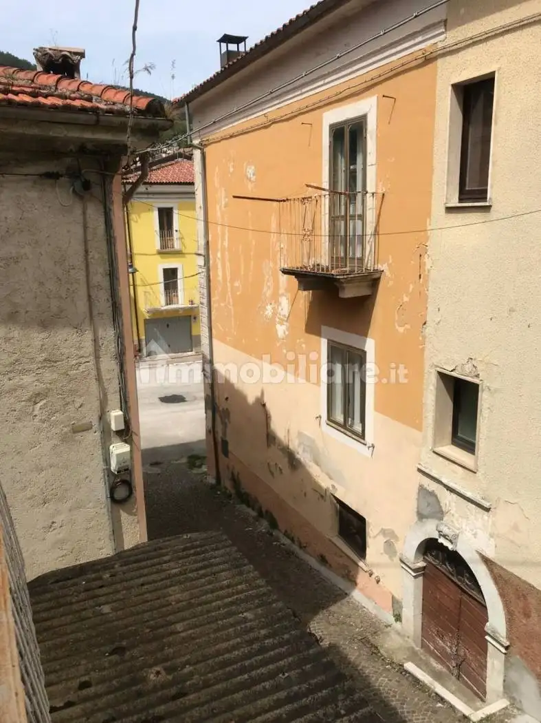 Appartamento in vendita a Introdacqua