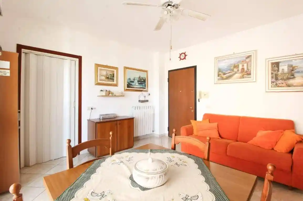 Trilocale via Camillo Benso Conte di Cavour 79, Lungomare Marconi, Alba Adriatica - foto 3