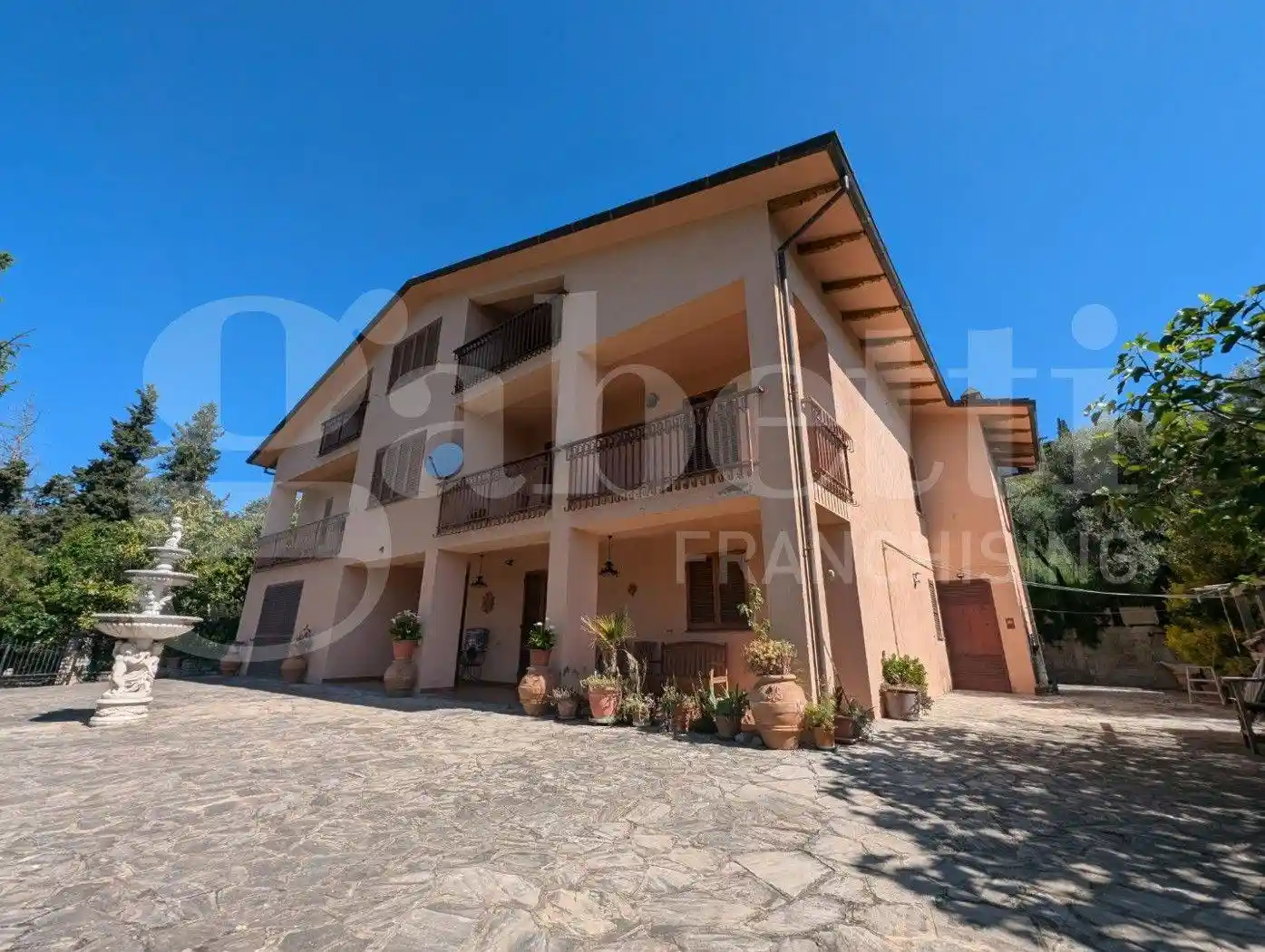 Casa indipendente in vendita a Perugia